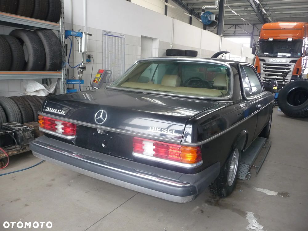 Mercedes-Benz W123 - 4