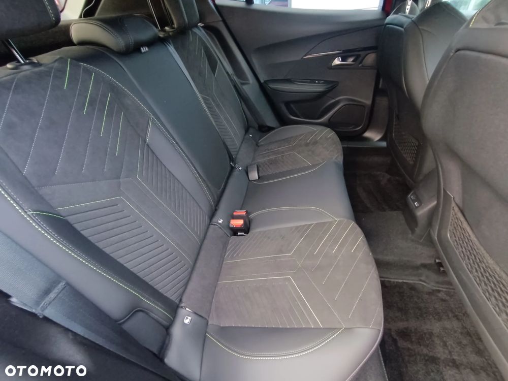 Peugeot 2008 1.2 PureTech GT S&S EAT8 - 11