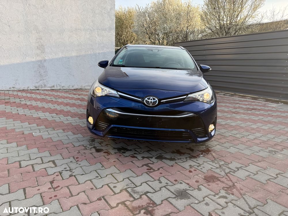Toyota Avensis 1.6 Comfort - 3