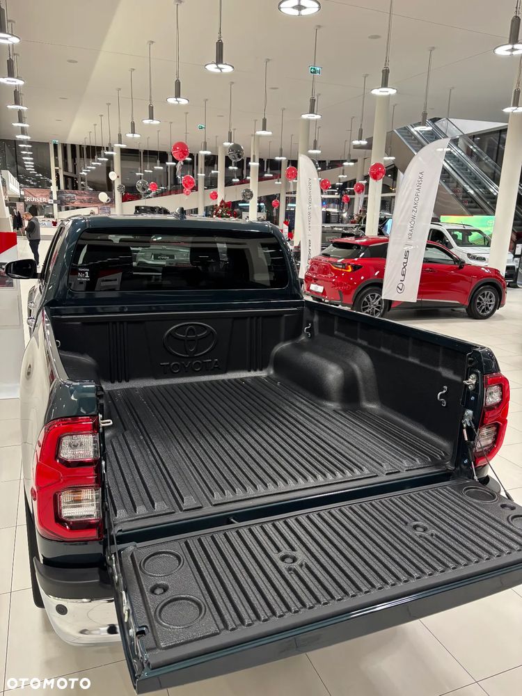 Toyota Hilux - 8