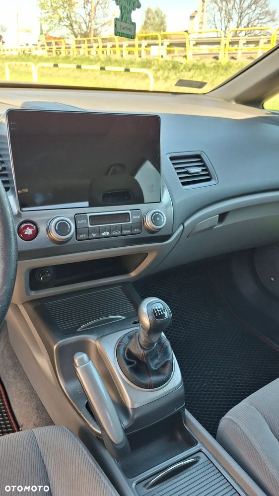 Honda Civic 1.8 Executive - 11