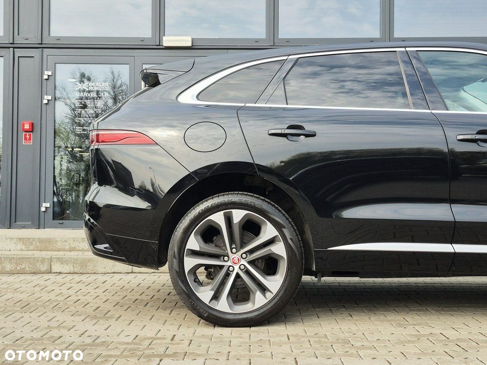 Jaguar F-Pace - 8