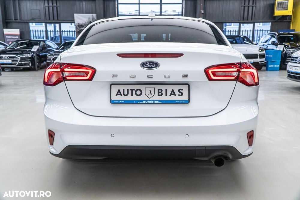 Ford Focus 1.0 EcoBoost Titanium - 25