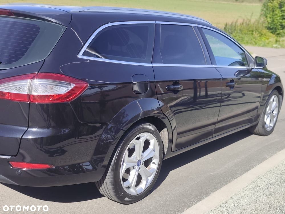 Ford Mondeo - 32