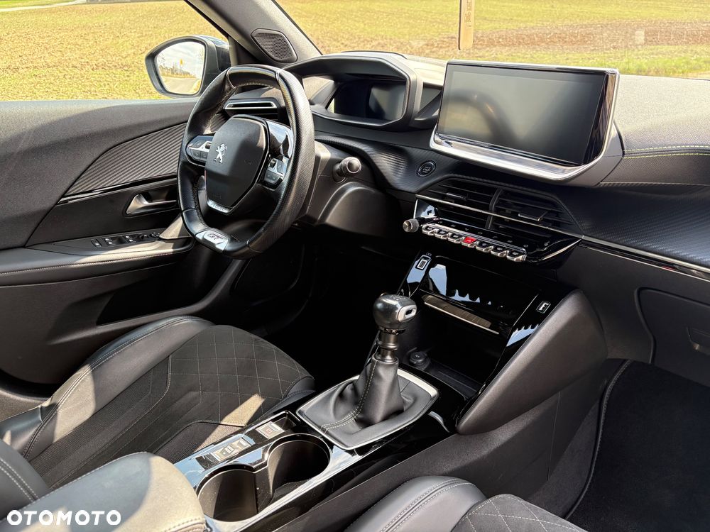 Peugeot 2008 PureTech 130 GT - 20