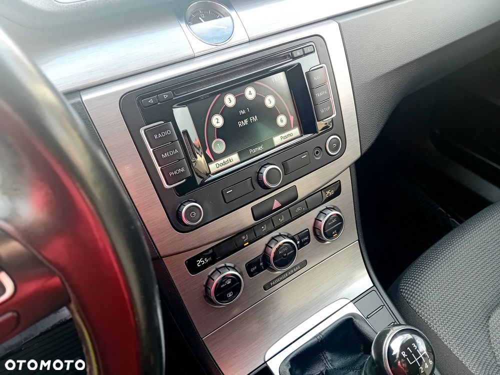 Volkswagen Passat 1.6 TDI Trendline - 8