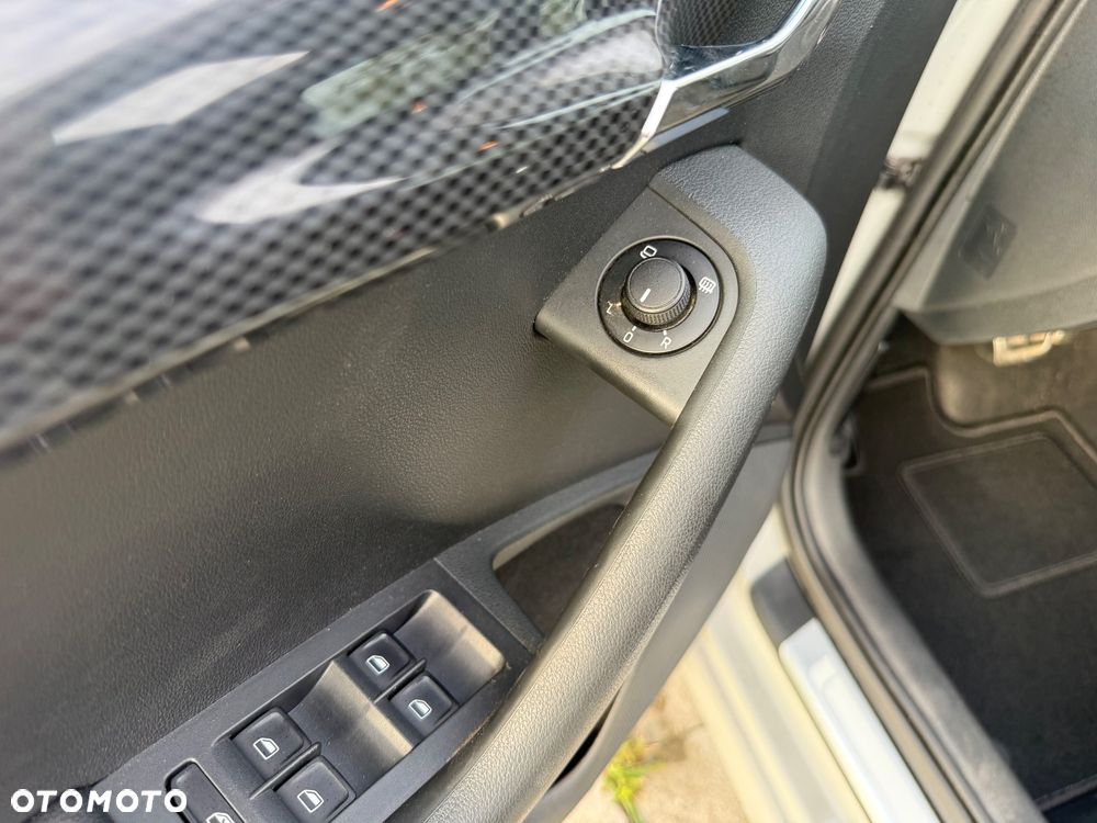 Skoda Octavia 2.0 TDI DSG RS - 15