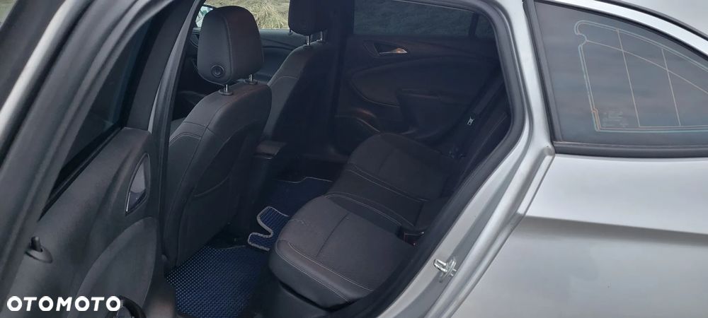 Opel Astra 1.6 D (CDTI) Automatik Dynamic - 21