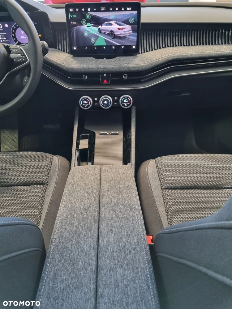Skoda Superb 2.0 TSI Drive DSG - 18