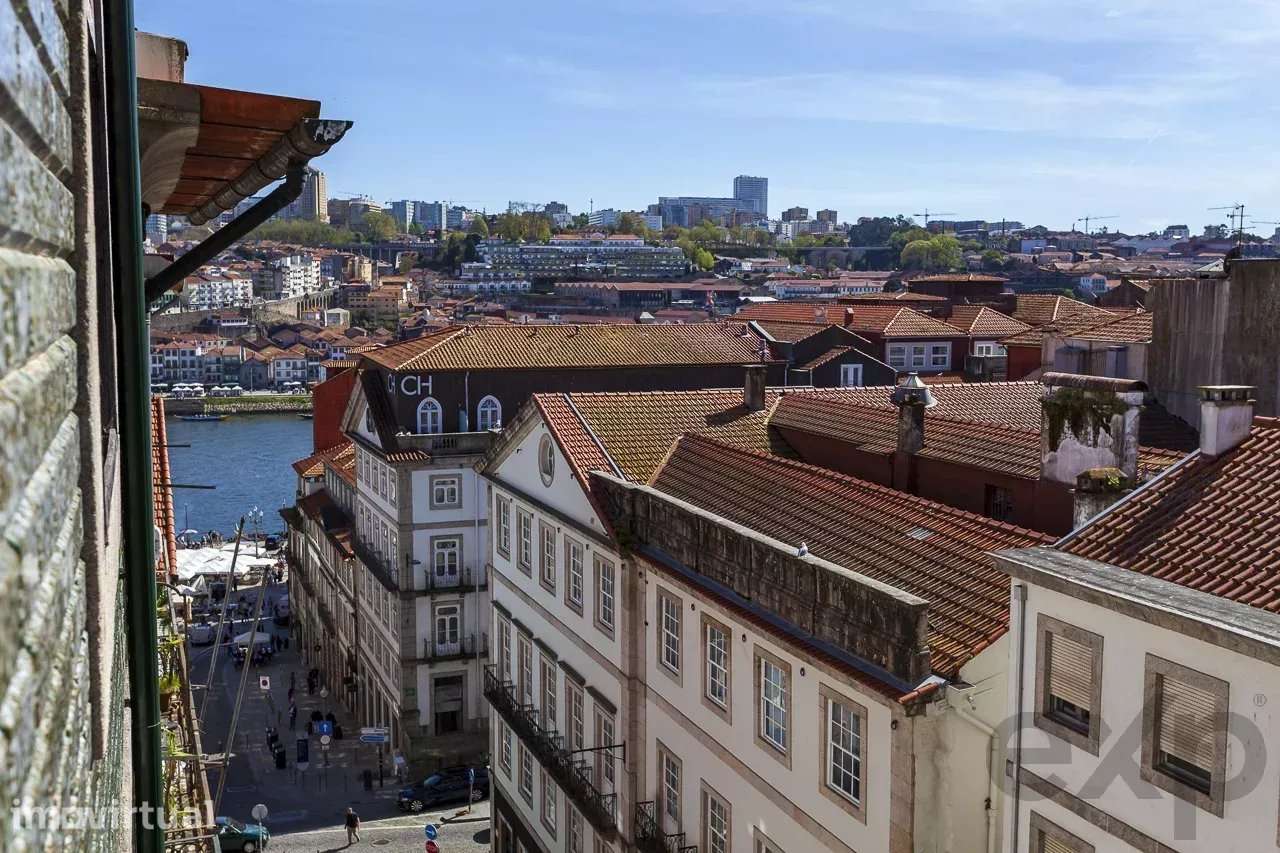 Três Imóveis Versáteis no Coração do Porto - Grande imagem: 2/25