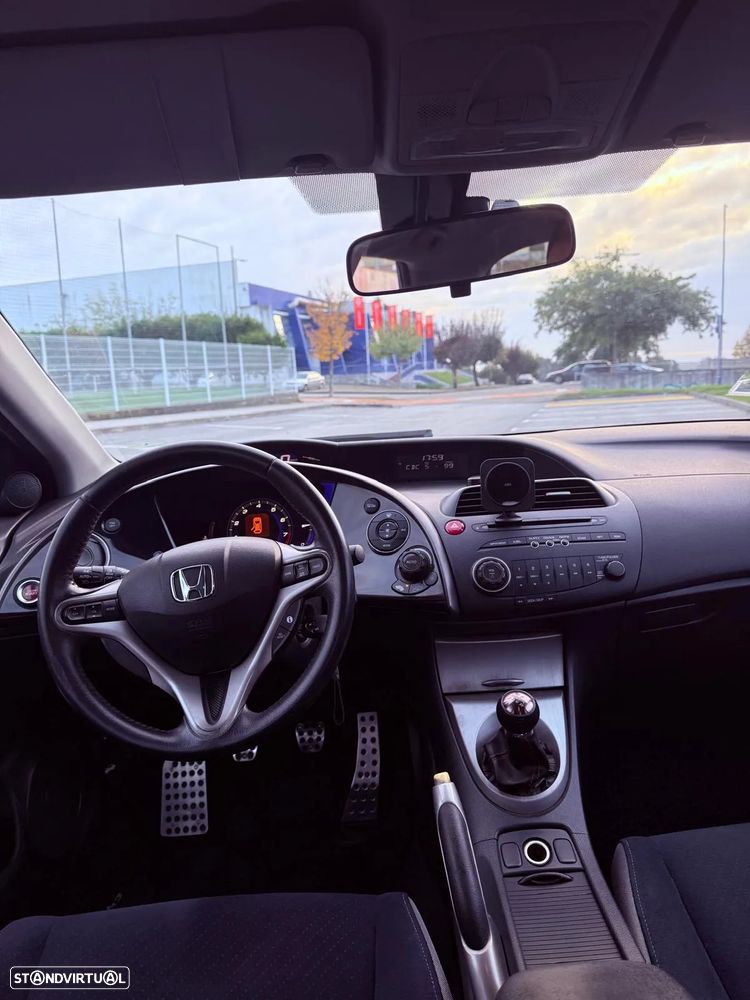 Honda Civic 1.8 Sport - 10
