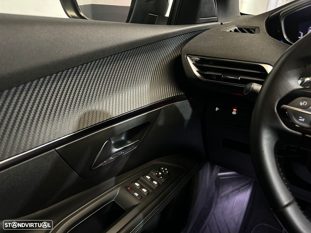 Peugeot 5008 1.5 BlueHDi Allure EAT8 - 37