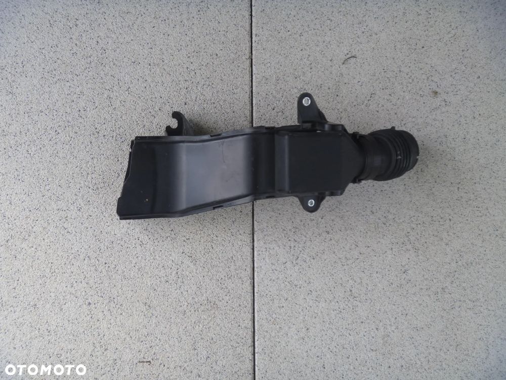 TOYOTA COROLLA E21 SEDAN ZDERZAK TYLNY ORYGINAŁ BEZ PDC - 13