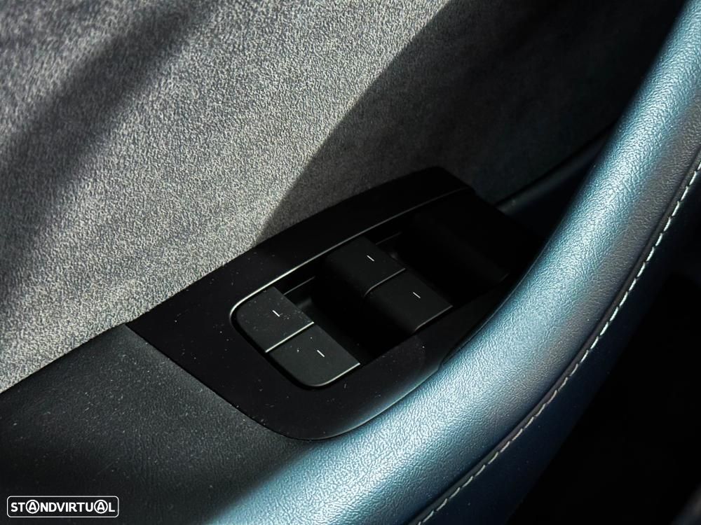 Tesla Model Y Long Range Dual Motor AWD - 45