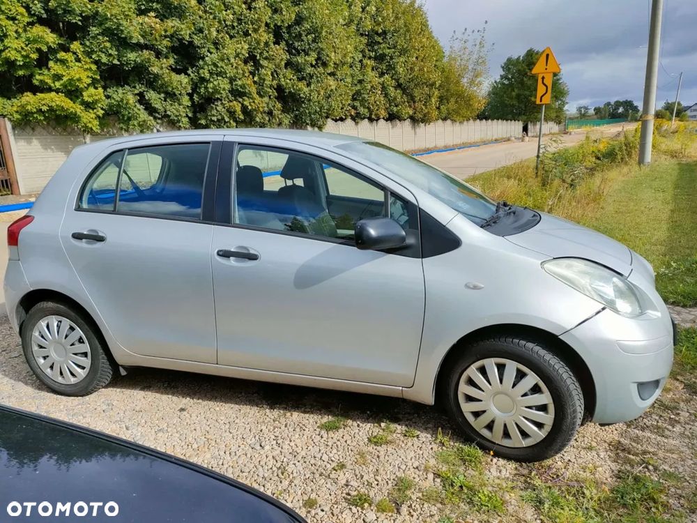 Toyota Yaris 1.0 Terra - 2