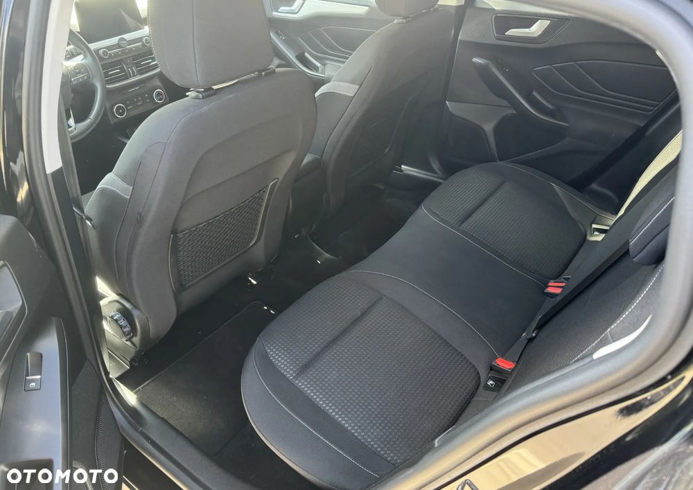Ford Focus 1.0 EcoBoost Hybrid TITANIUM DESIGN - 17