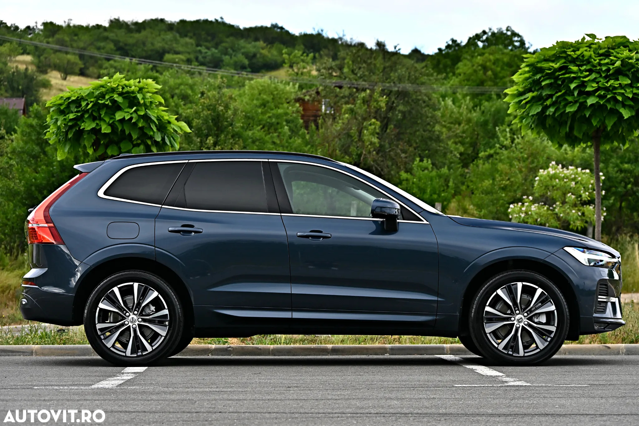 Volvo XC 60 B4 D AWD Geartronic Momentum Pro - 9