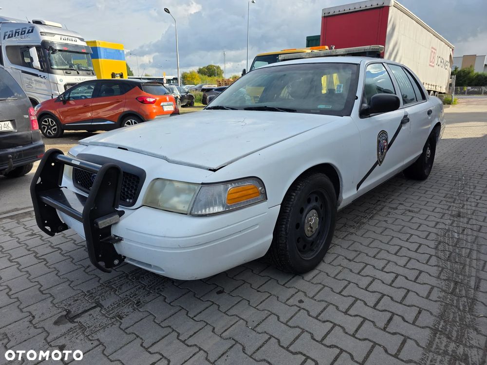 Ford Crown - 1