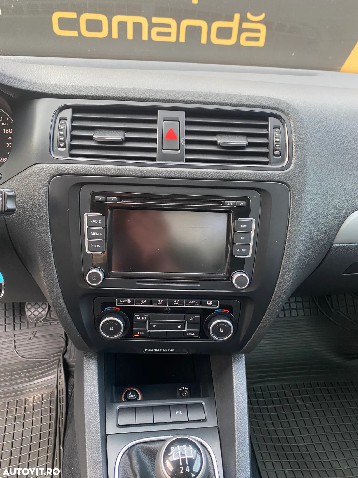 Volkswagen Jetta - 11