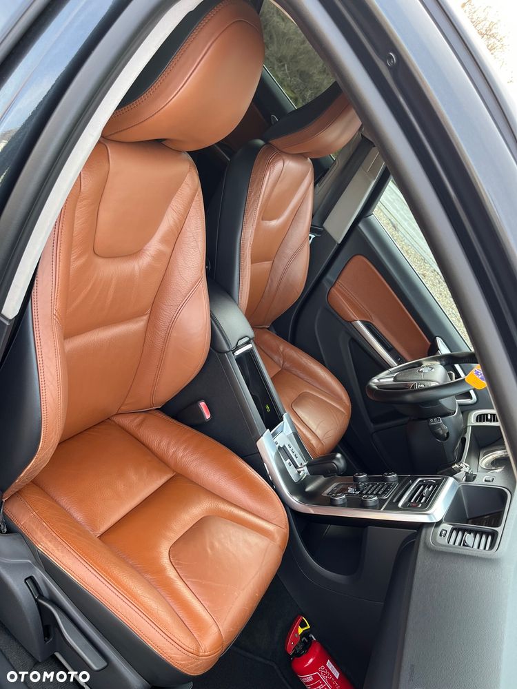 Volvo V60 D3 Geartronic Summum - 20