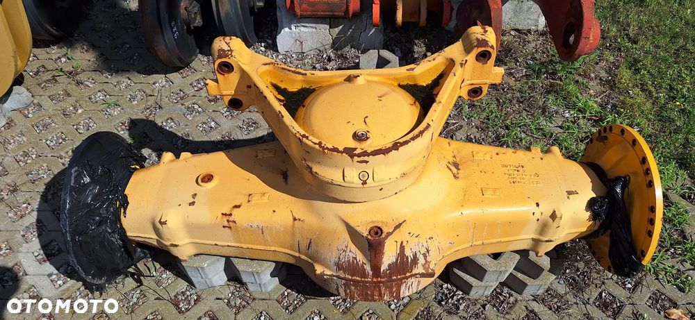 Obudowa mostu tył z awiesiem do ładowarki VOLVO 220 E - 1