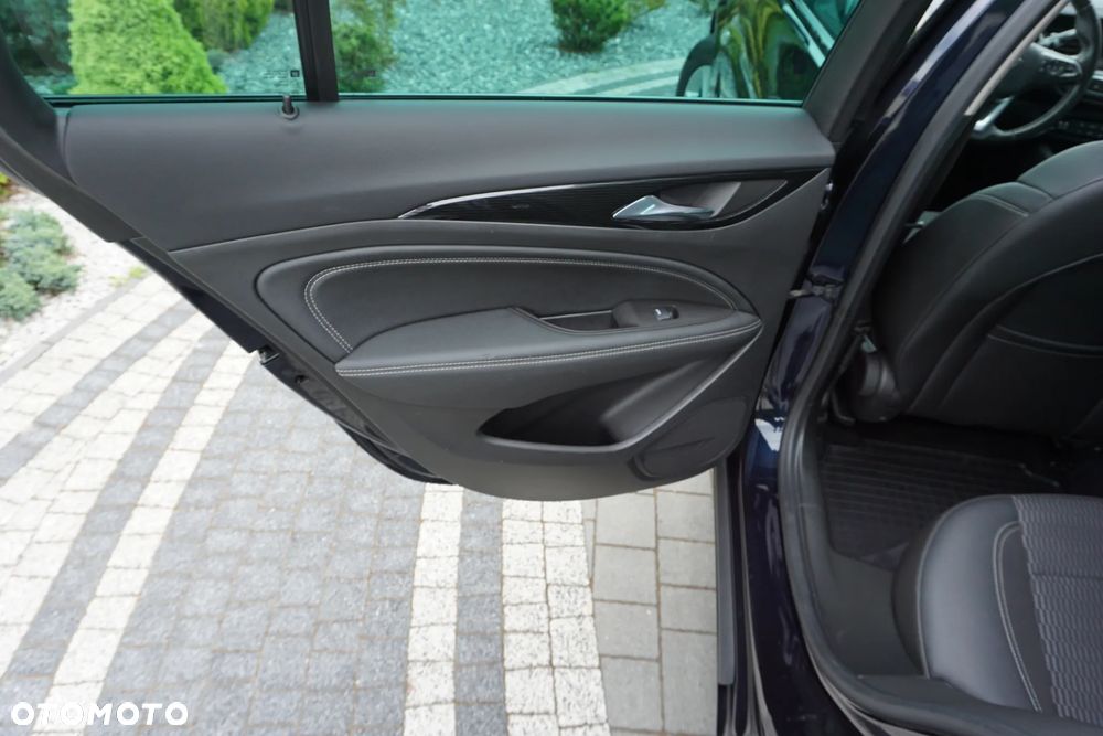 Opel Insignia 1.6 T Innovation S&S - 11
