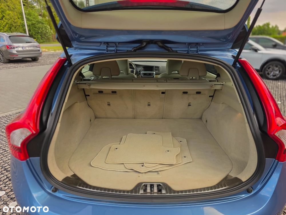 Volvo V60 D3 Summum - 15