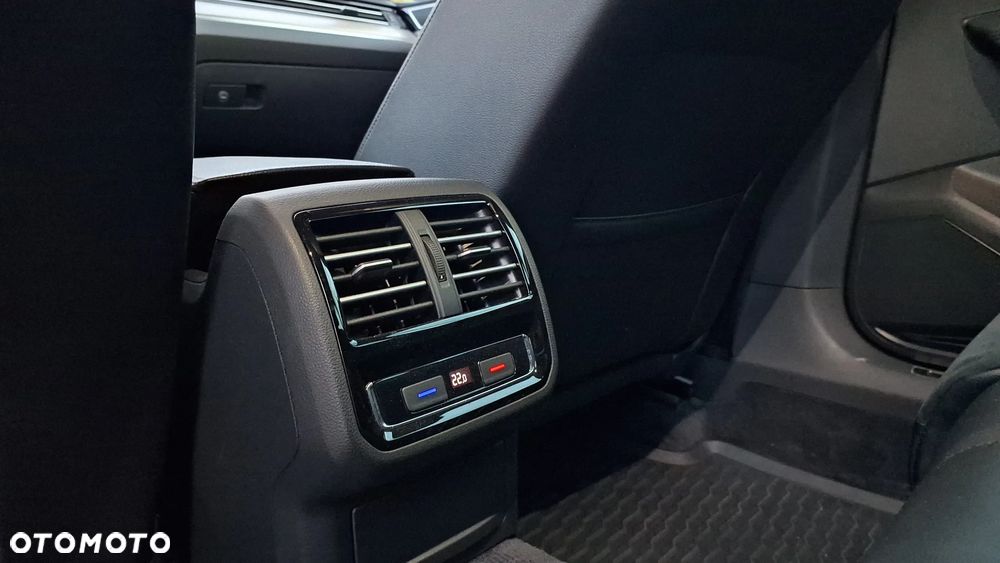 Volkswagen Passat Variant 2.0 TDI SCR 4Motion DSG (BMT) Highline - 14