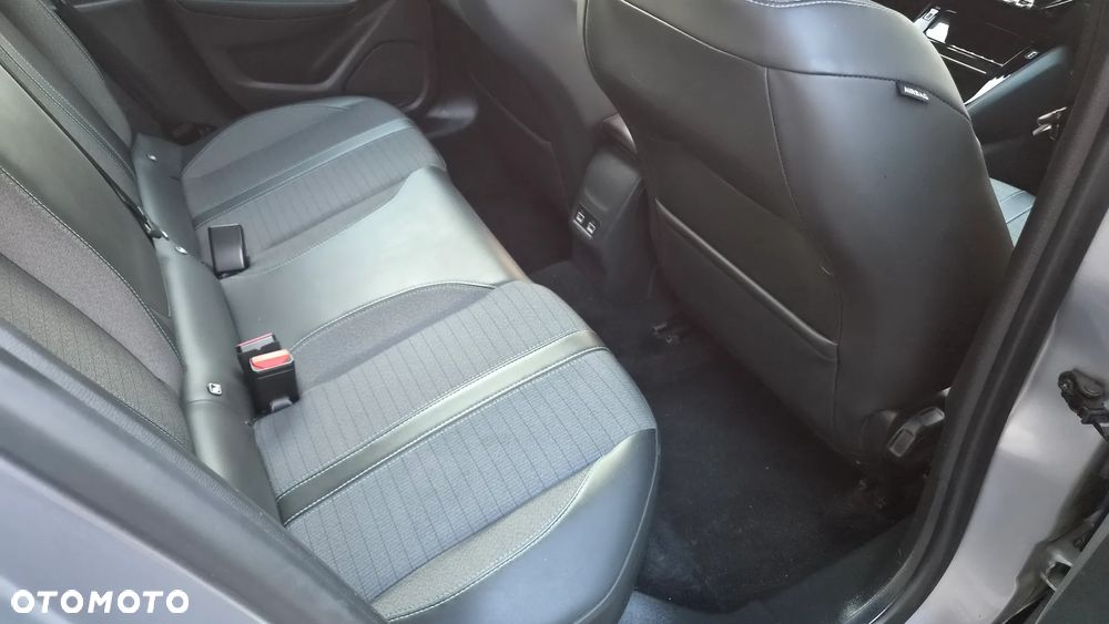 Peugeot 208 PureTech 100 Allure - 16