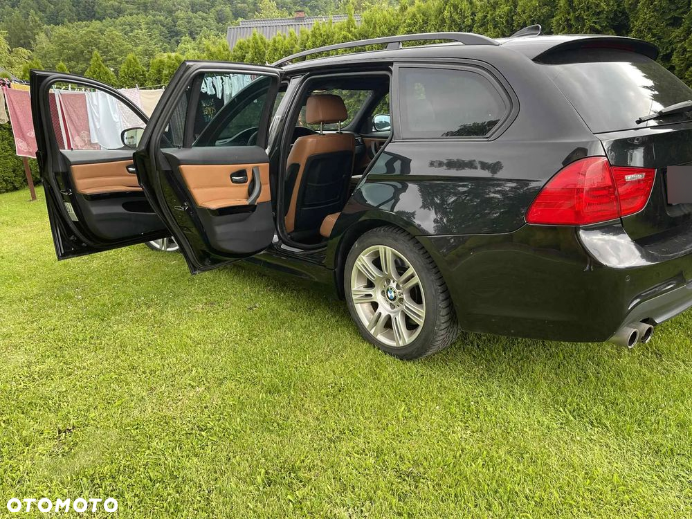 BMW Seria 3 330d xDrive DPF Touring - 9