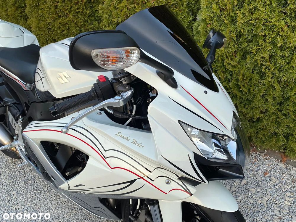 Suzuki GSX-R - 10