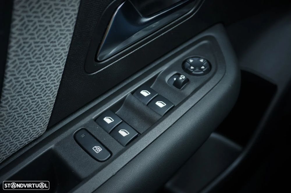Citroën C4 1.2 PureTech Shine - 22