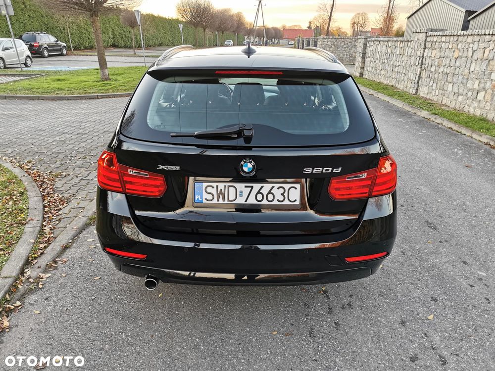BMW Seria 3 320d xDrive - 12