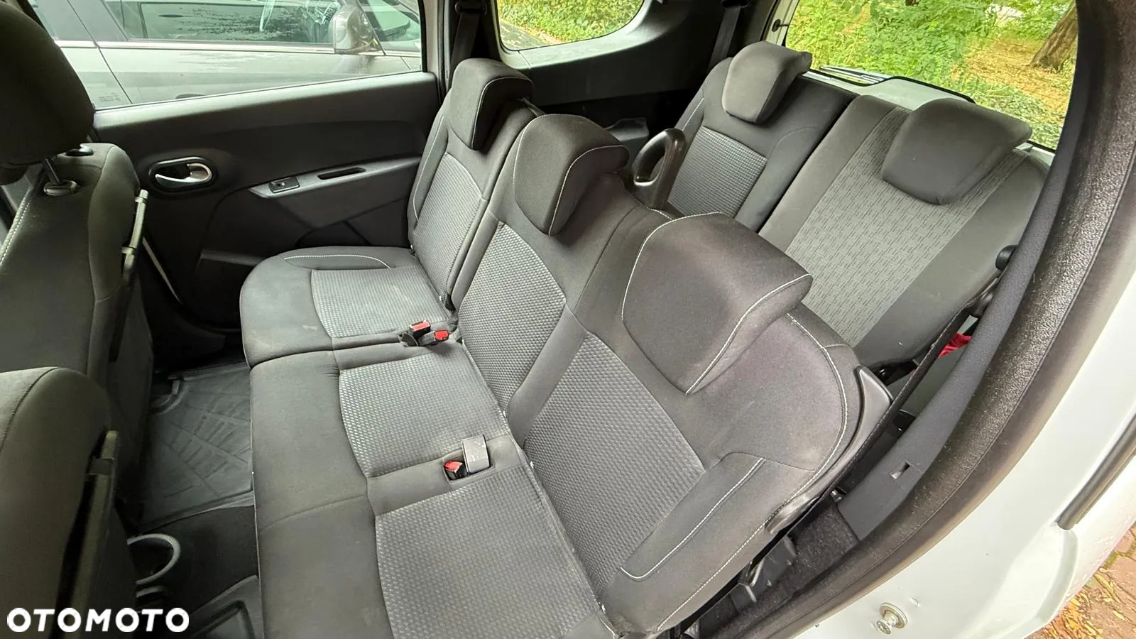 Dacia Lodgy 1.6 SCe Laureate S&S - 11