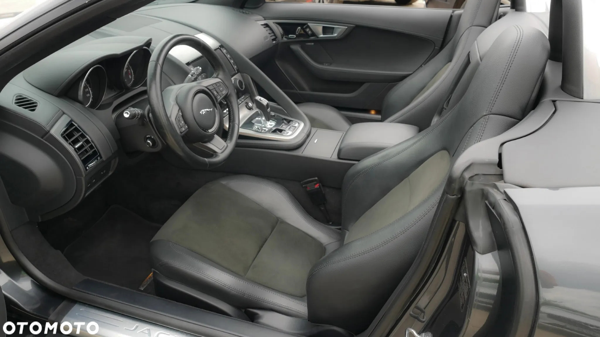 Jaguar F-Type Cabriolet R-Dynamic - 13