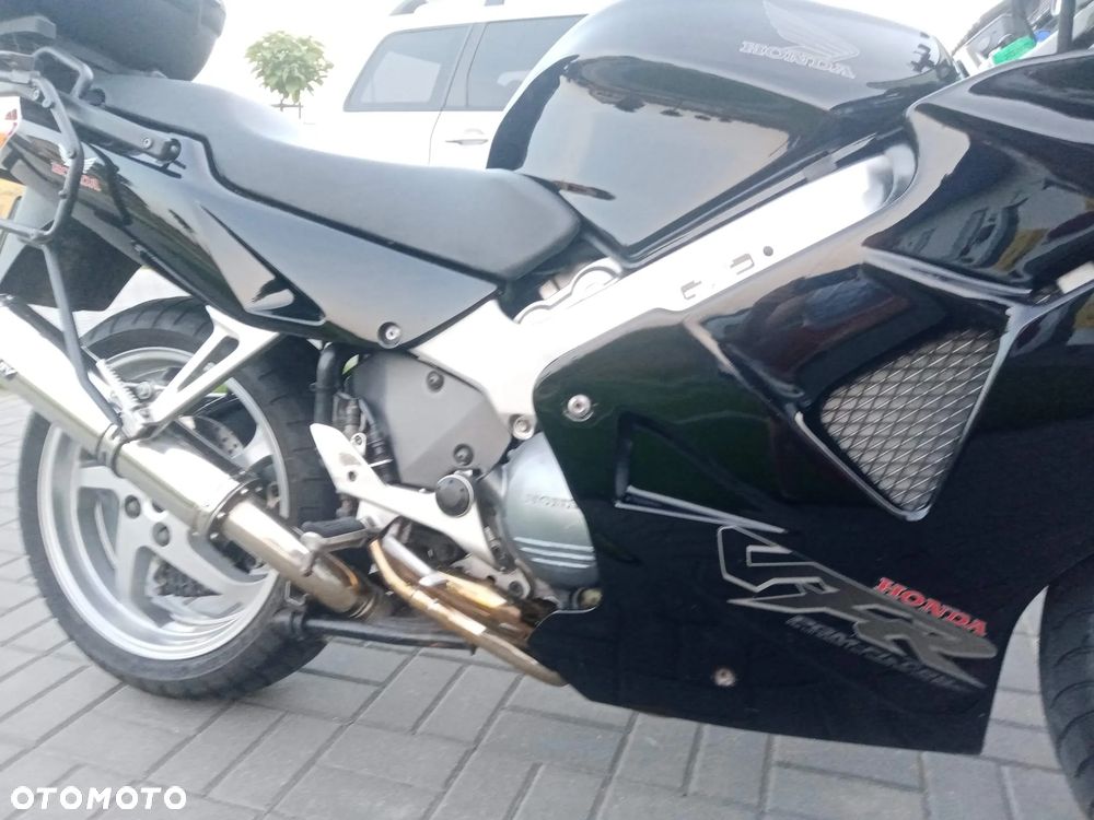 Honda VFR - 8