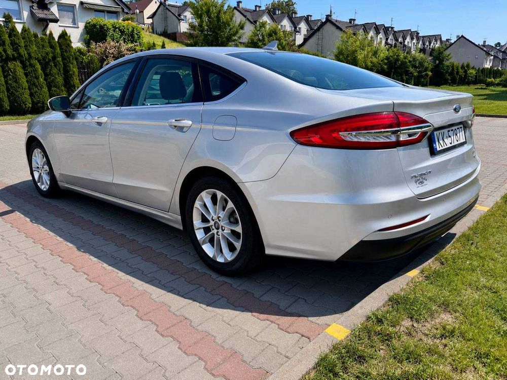 Ford Fusion - 4