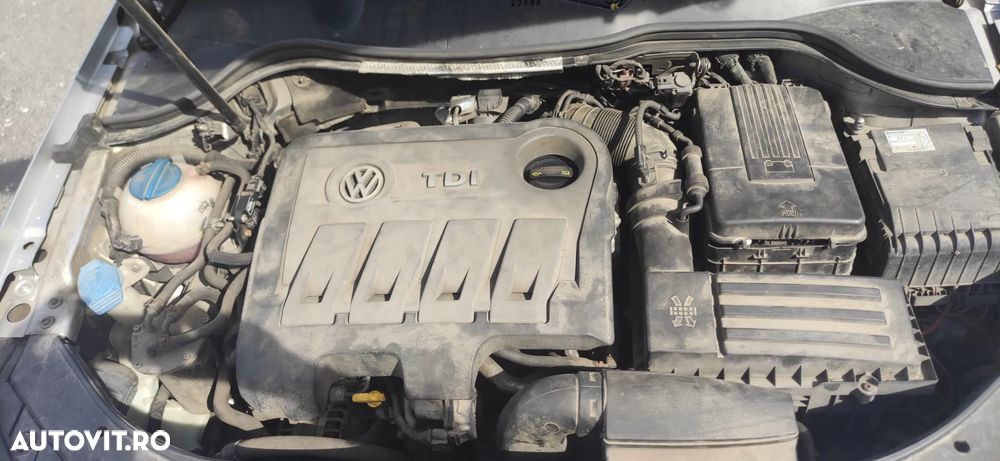 Volkswagen Passat 2.0 TDI Blue TDI DSG Comfortline - 11