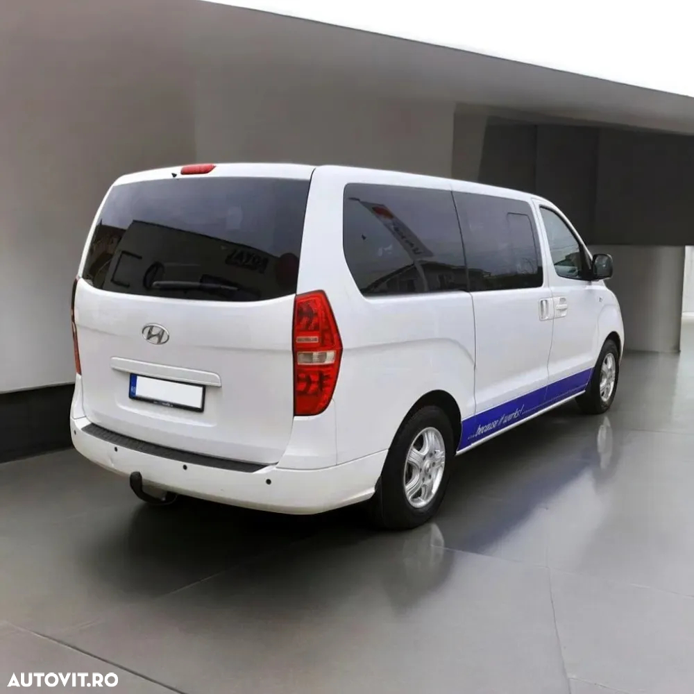 Hyundai H-1 2.5 CRDi Travel Comfort - 2