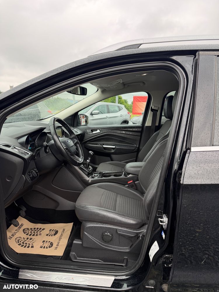 Ford Kuga 2.0 TDCi 2x4 Titanium - 10