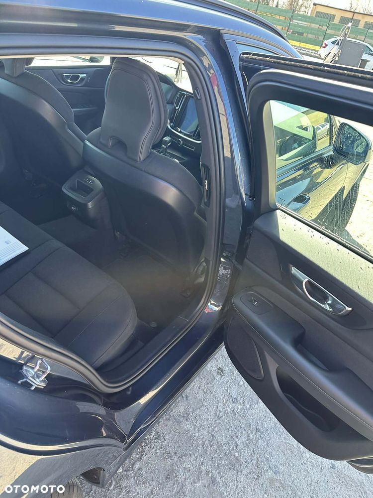 Volvo V60 D3 Momentum Pro - 9