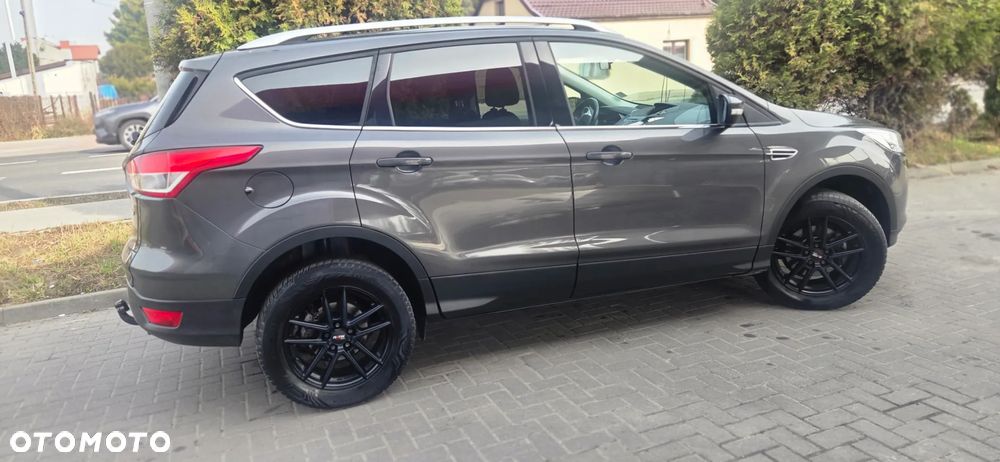 Ford Kuga 1.5 EcoBoost 2x4 Titanium - 17