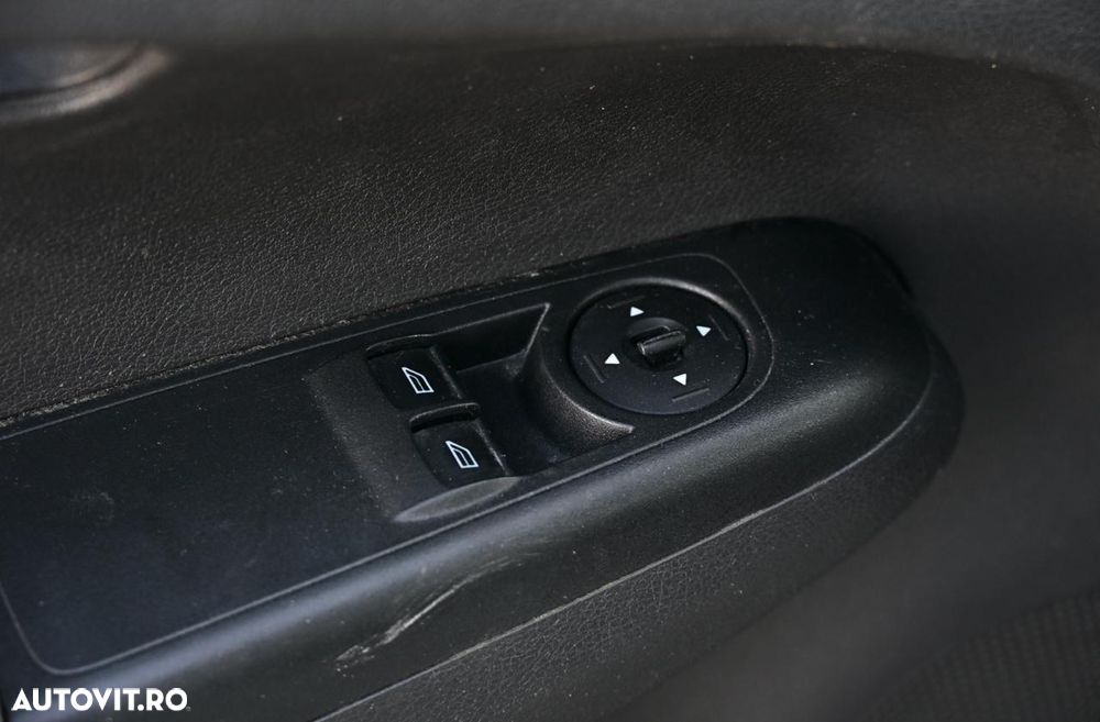 Ford Tourneo Courier 1.5 TDCi Trend - 22