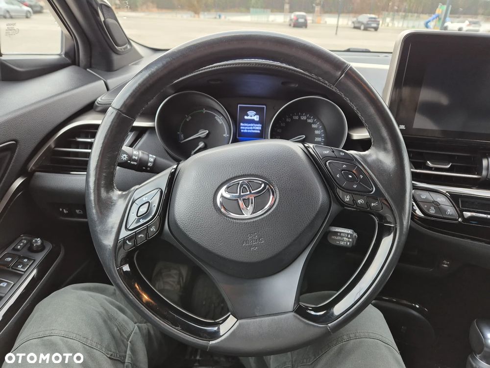 Toyota C-HR ver-1-8-hybrid-executive - 21