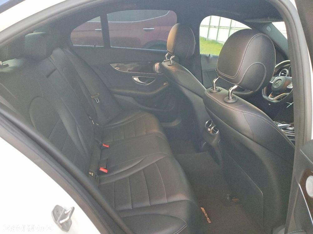 Mercedes-Benz Klasa C 300 9G-TRONIC - 9