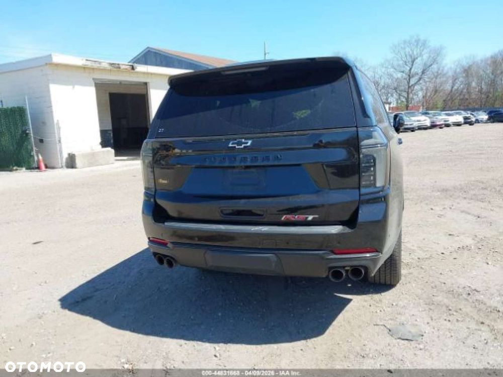 Chevrolet Suburban - 8