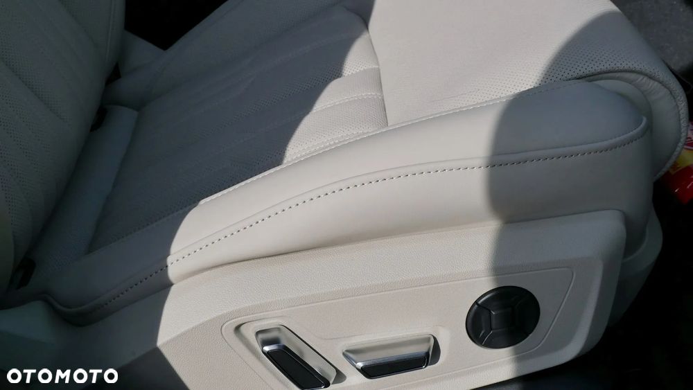 Audi A6 Allroad - 12