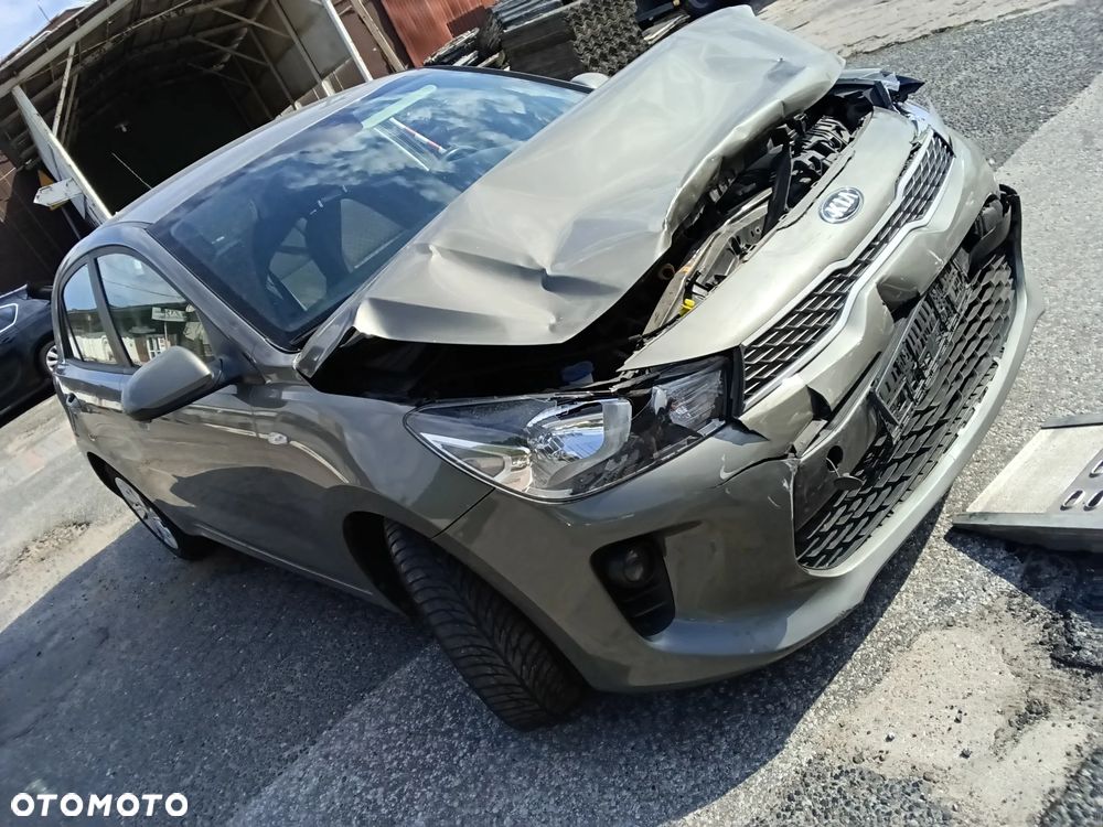 Kia Rio 1.2 M - 10