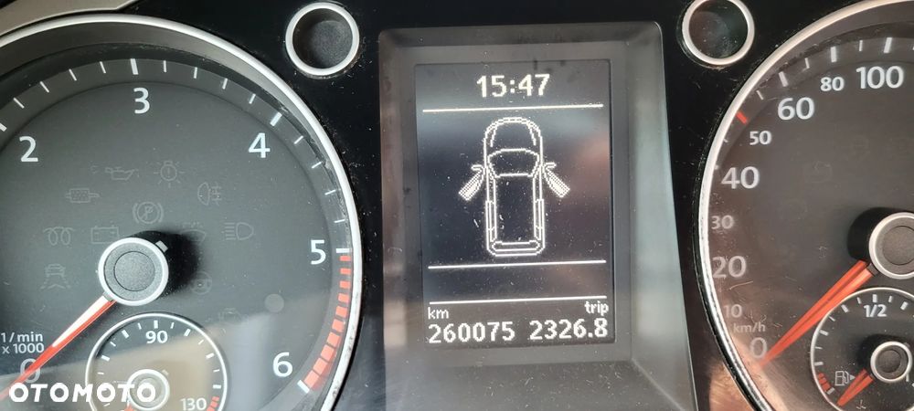 Volkswagen Passat 2.0 TDI DPF Highline - 9