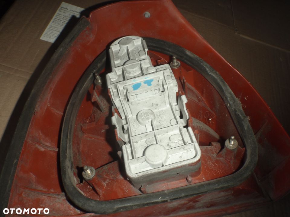 wkład oprawka żarówki z lampa audi a3 8l prawy tył - 1